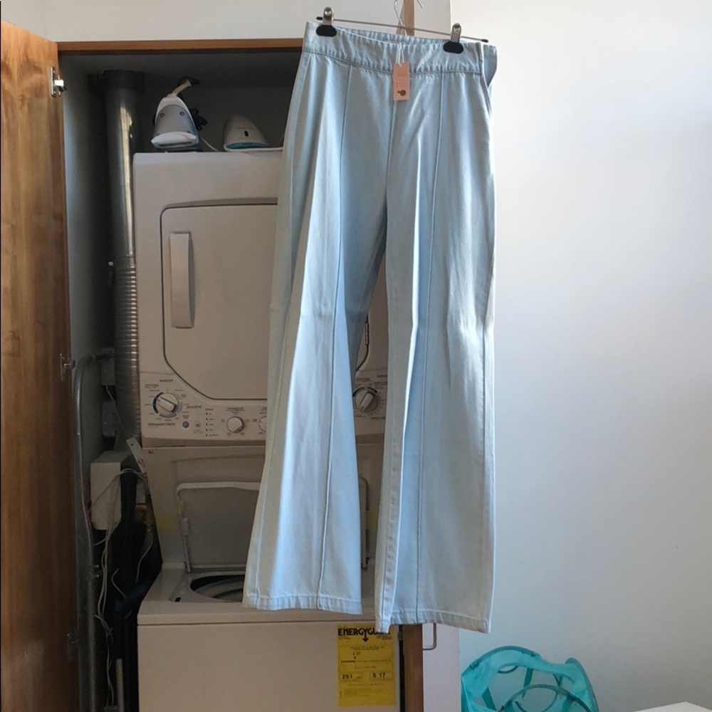 High waisted light wash jeans